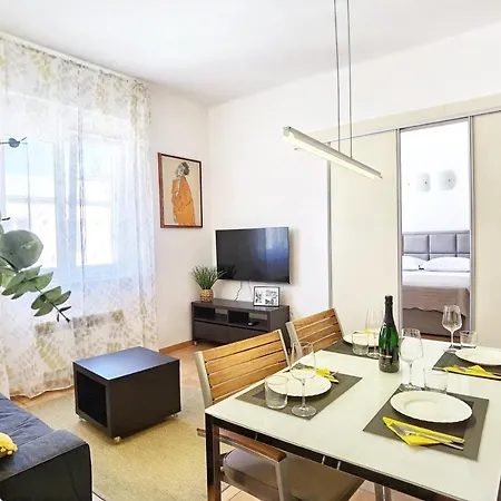 Center Soldic Апартаменти Спліт